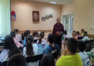 23.04.2025 г. Среща с детския писател Борко Бърборко. 23.04.2025 г. Среща с детския писател Борко Бърборко.