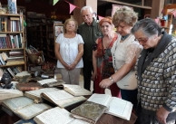 02.10.2019 г. ЛК посети изложбата от църковни книги и предмети от с. Величково 02.10.2019 г. ЛК посети изложбата от църковни книги и предмети от с. Величково