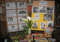 02.04.2016 г. Витрина с фотоси и изложба с книги, посветени на Андерсен
