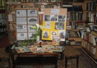 02.04.2016 г. Витрина с фотоси и изложба с книги, посветени на Андерсен